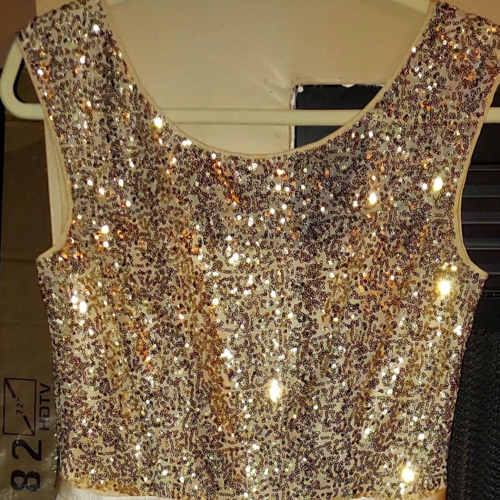 Beautiful 👗 dress.